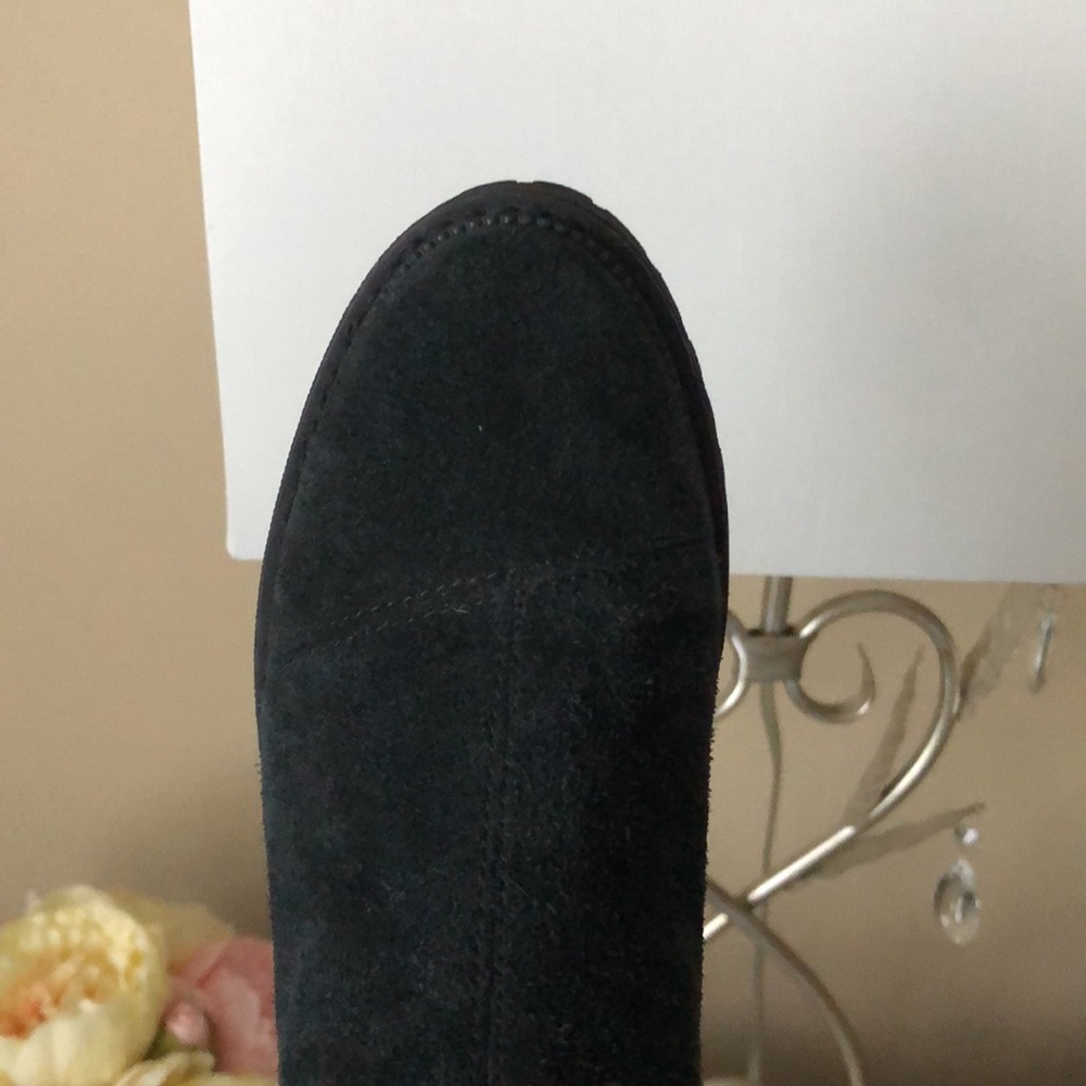 NWT Toms | Black Suede Cleo Water Resistant Chelsea Ankle Neutral Heel Boots - Picture 9 of 9